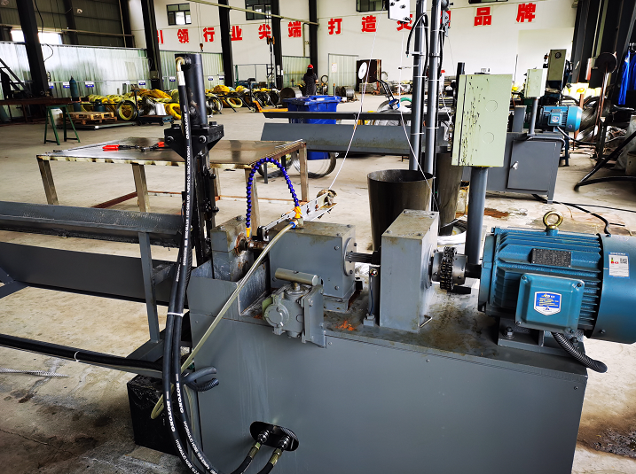 全自動網(wǎng)帶生產(chǎn)設備投入生產(chǎn)