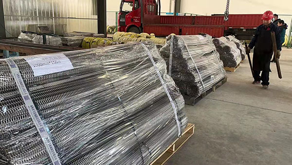釬焊爐網帶究竟用什么樣的材質和結構好?